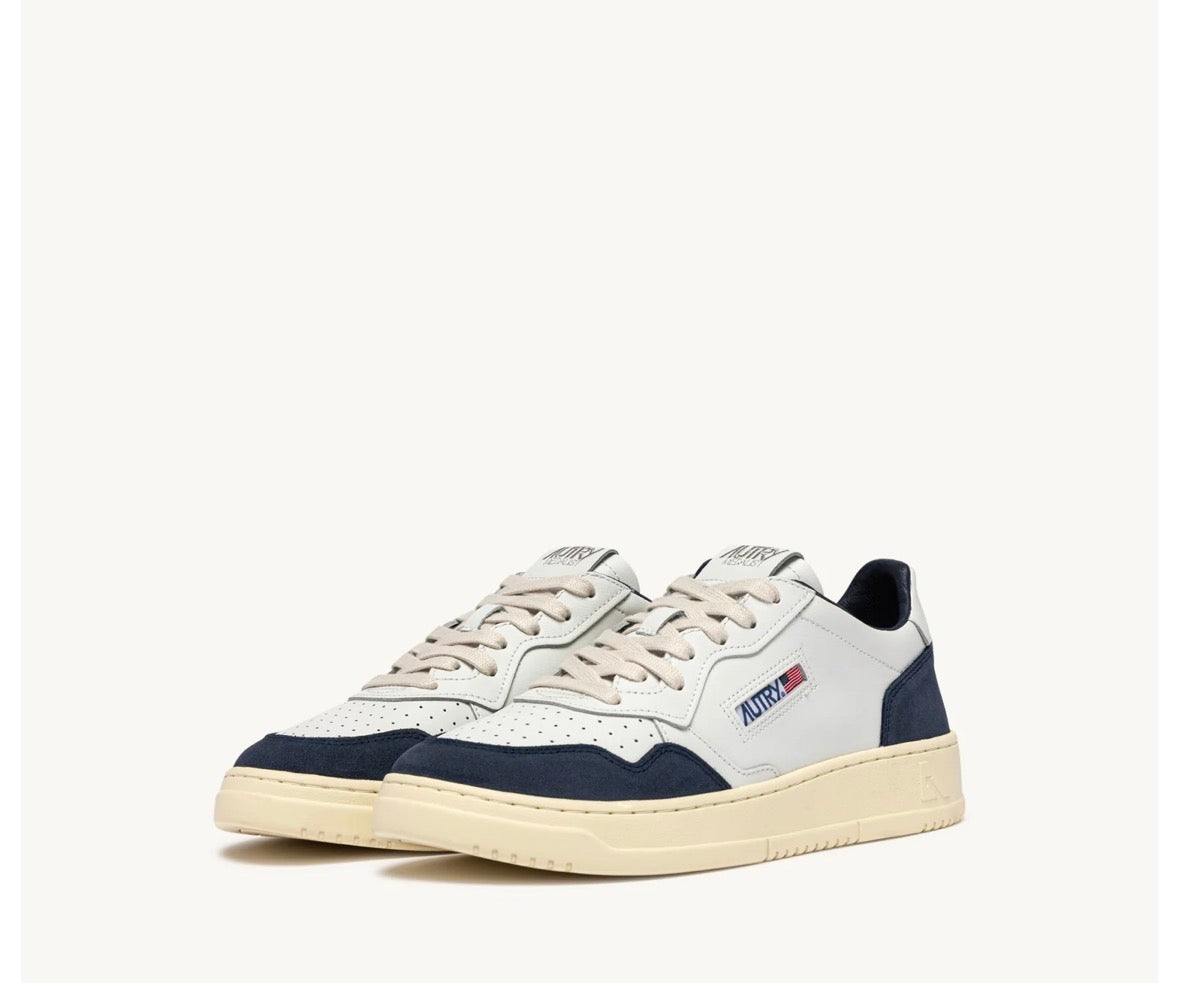MEDALIST LOW EN CUIR BLANC ET DAIM DENIM