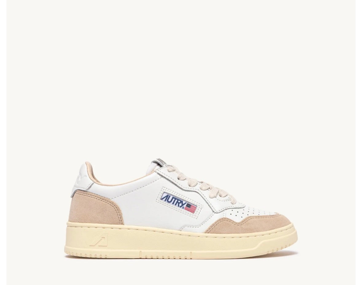 MEDALIST LOW EN CUIR BLANC ET DAIM BEIGE