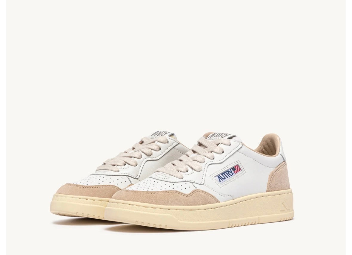 MEDALIST LOW EN CUIR BLANC ET DAIM BEIGE
